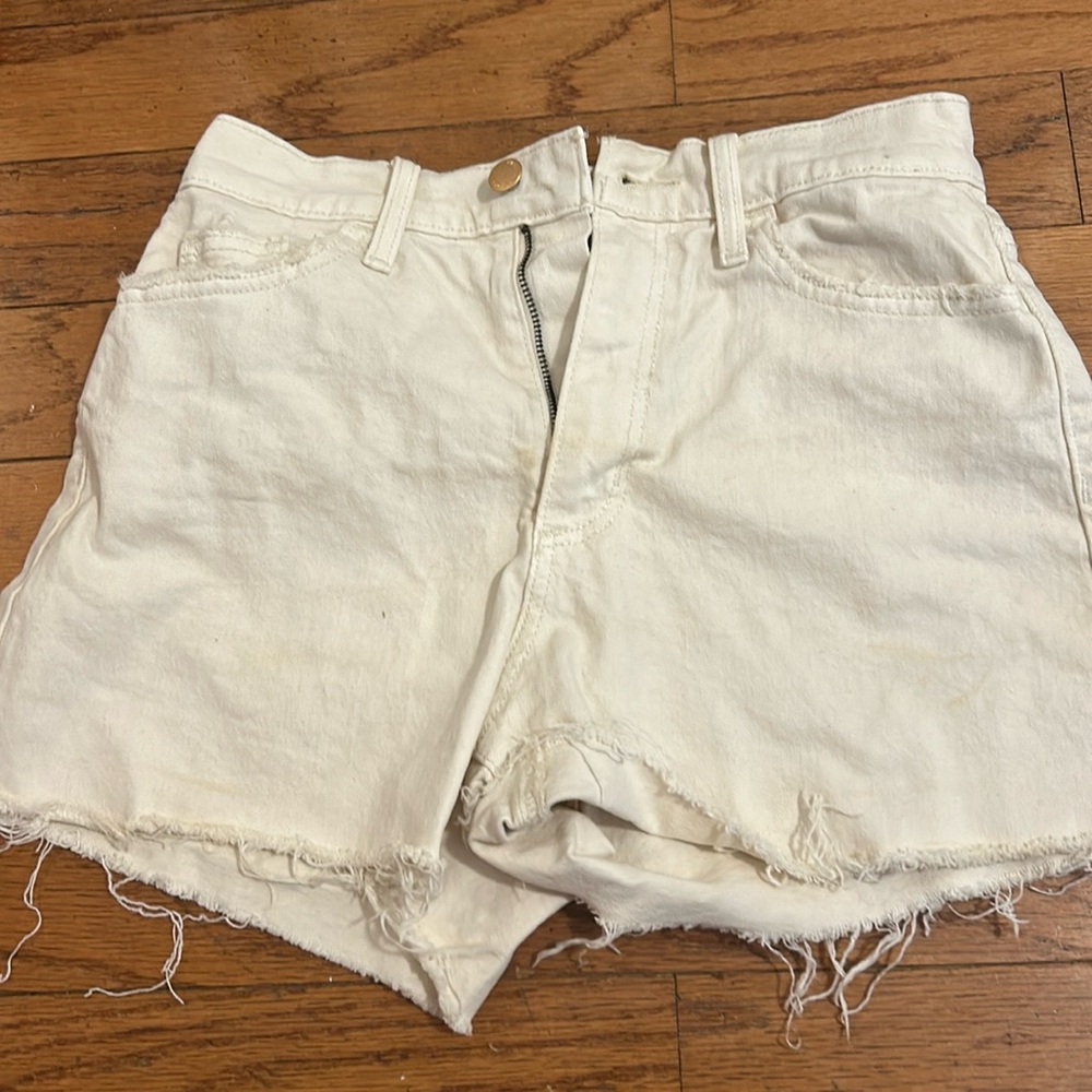Universal thread white/cream jean shorts